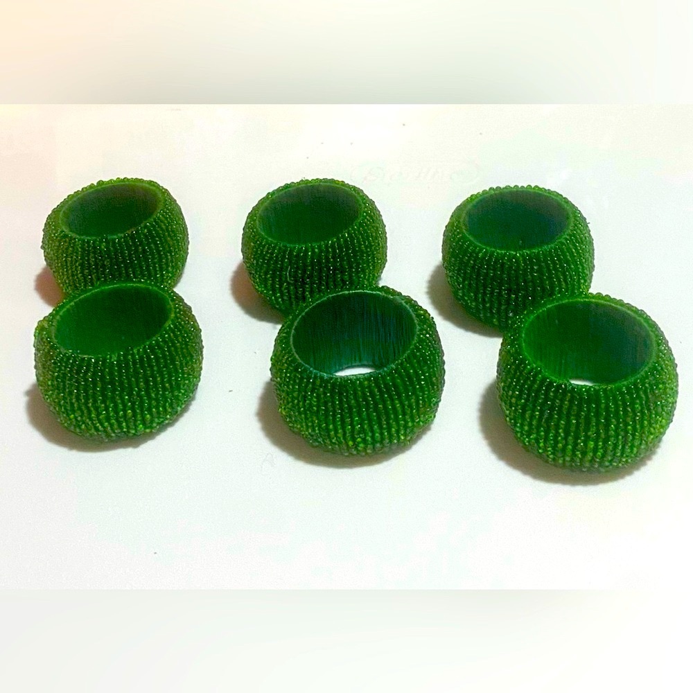 Hunter Green, Beaded Napkin Holders with White Napkins